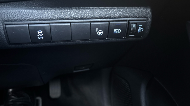 Toyota Corolla 1.8 VVT-i Hybrid Icon Tech 5dr CVT Hybrid Hatchback